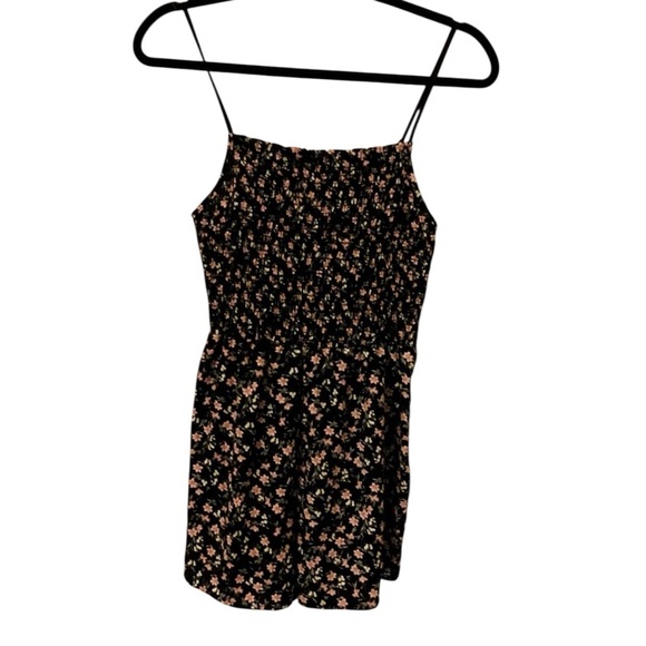I JOAH ❤️ Floral Smocked Romper - Picture 1 of 10